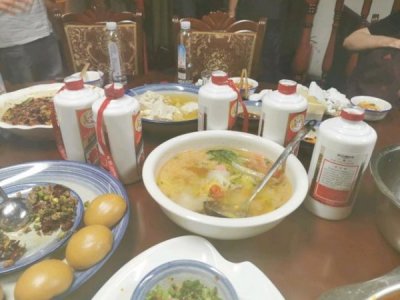 ​茅台酒瓶是什么才质(茅台酒瓶重量是多少克)