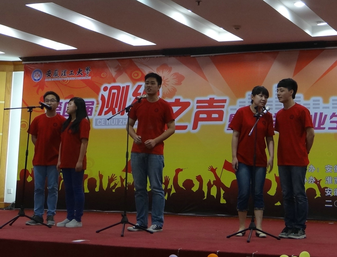 小学毕业的人能干什么：小学毕业都可以做什么工作？