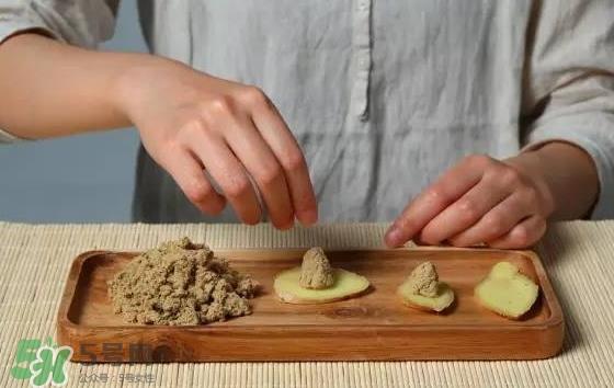 三伏贴和三伏灸哪个效果好？三伏贴和三伏灸对比