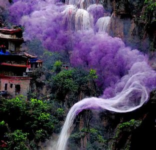 ​《望庐山瀑布》 【唐】 李白