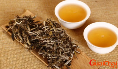 ​白茶有几个品种？白茶有什么功效？