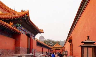 ​92年故宫墙上出现成排宫女？仅现身5秒，留下一张照片后便消失