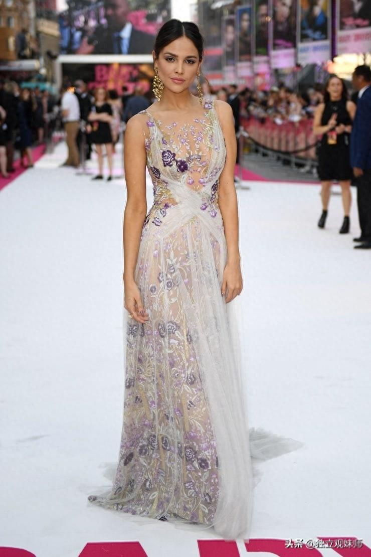 环球美女：墨西哥女星埃扎·冈萨雷斯（Eiza Gonzalez）