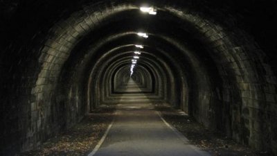 ​世界上最恐怖的三条隧道，都能直接拍恐怖片了，其中一条就在中国