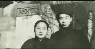 ​1956年，《大宅门》李香秀的原型郭榕和养子郭宝昌，一张罕见留影