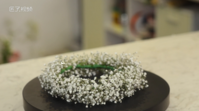 ​怎么制作满天星花环