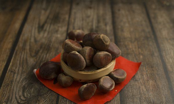 栗子生虫子还能吃,板栗买回来要晒吗图5