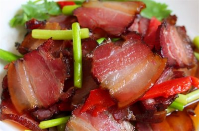 ​腊肉怎么炒好吃又简单窍门（腊肉怎么炒好吃又简单窍门！教您两招，腊肉又软又
