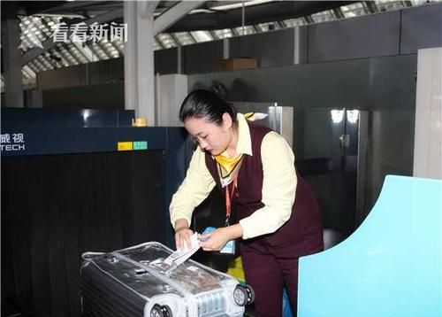 坐飞机实现办值机和托运 还是 过安检的