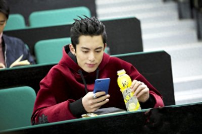 ​王鹤棣迪丽热巴什么关系？自曝是其偶像可并不认识