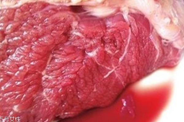 怎么看牛肉有没有注水 注水牛肉的危害 怎么看牛肉有没有注水 注水牛肉的危害