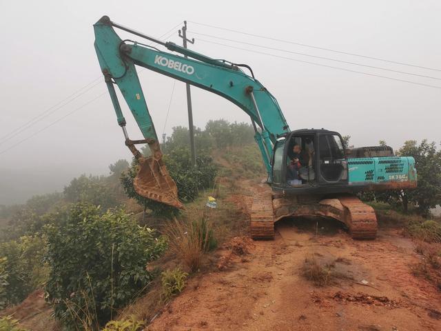 学挖掘机一般要多久学会（想学挖机的兄弟）(2)