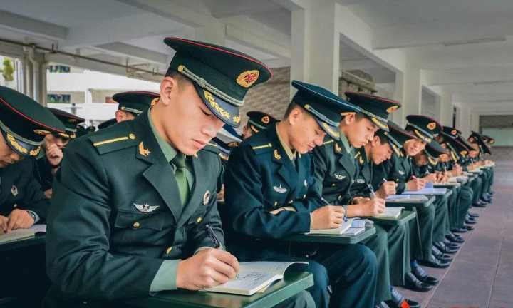 考军校的条件：考军校需要什么条件