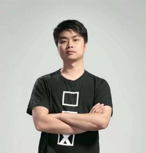 ​中国电竞的不倒丰碑，魔兽争霸3的不朽传奇-人皇Sky