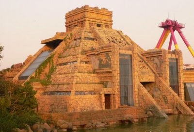 ​玛雅和埃及都有金字塔 但它们的功能完全不同 埃及是墓 玛雅？