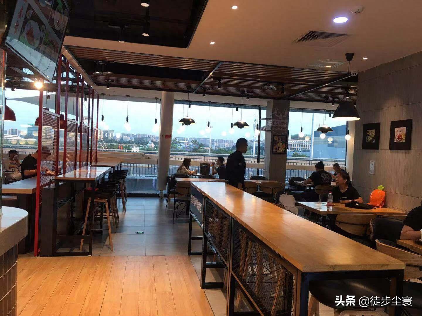 厦门航空美女如云，论其空姐姿色，丝毫不落后于中国各大航空