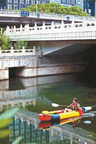 好玩的水上运动会（这个夏天水上运动火了）(2)