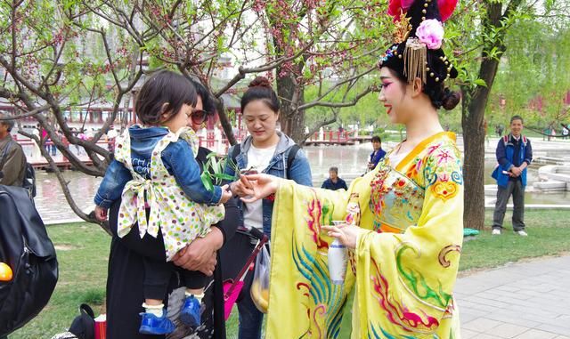 三月三什么日子，农历三月初三俗称“三月三”，这是个什么节日？你老家哪里有什么特别的民俗活动吗？图4