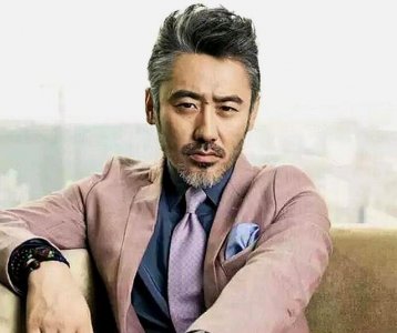 ​国民大叔吴秀波人设崩塌，这几天着实“秀”了一把