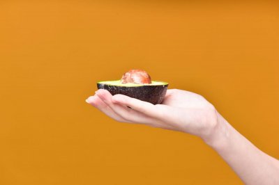 ​如何判断牛油果坏了（附挑选方法）