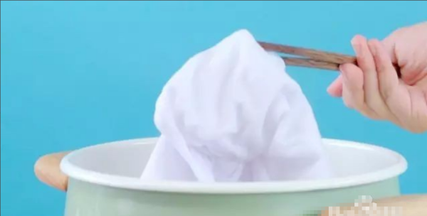 衣服隔年黄渍小妙招,衣服上的黄渍用什么办法可以洗掉图7