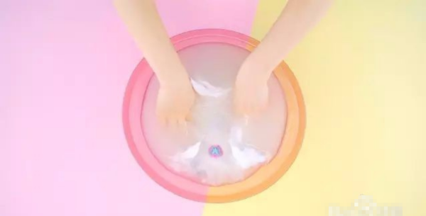 衣服隔年黄渍小妙招,衣服上的黄渍用什么办法可以洗掉图2