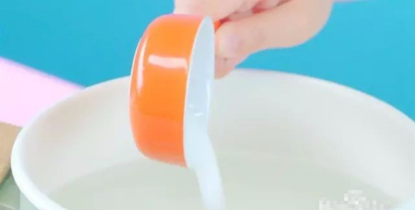 衣服隔年黄渍小妙招,衣服上的黄渍用什么办法可以洗掉图6