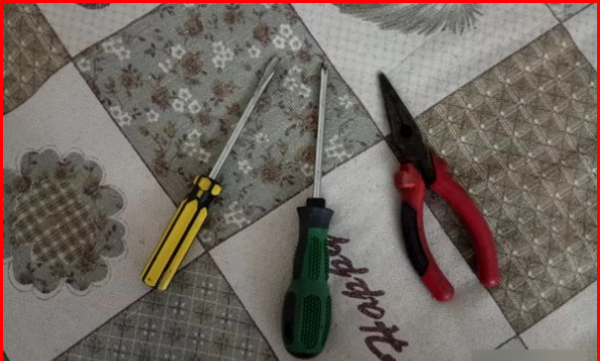 十字螺丝滑丝了怎么取出来,十字螺丝生锈滑丝了拧不下来怎么办图2