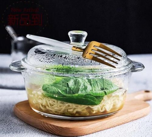 微波炉里可不可以放玻璃碗?