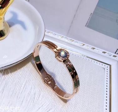 钛钢手镯能水洗吗 不要经常水洗