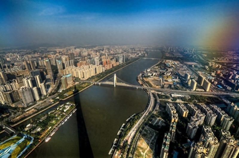 广州塔摩天轮，世界最高摩天轮，由16个