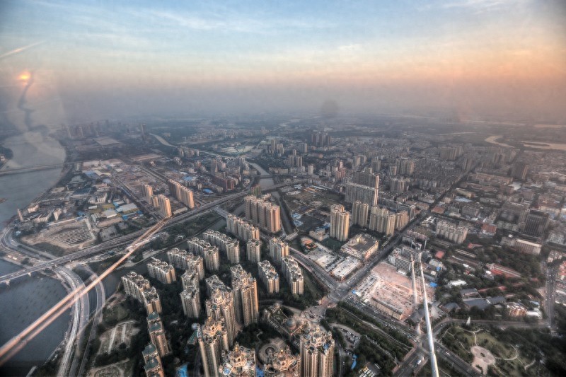 广州塔摩天轮，世界最高摩天轮，由16个