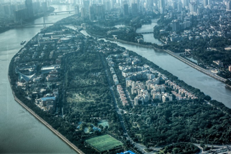 广州塔摩天轮，世界最高摩天轮，由16个