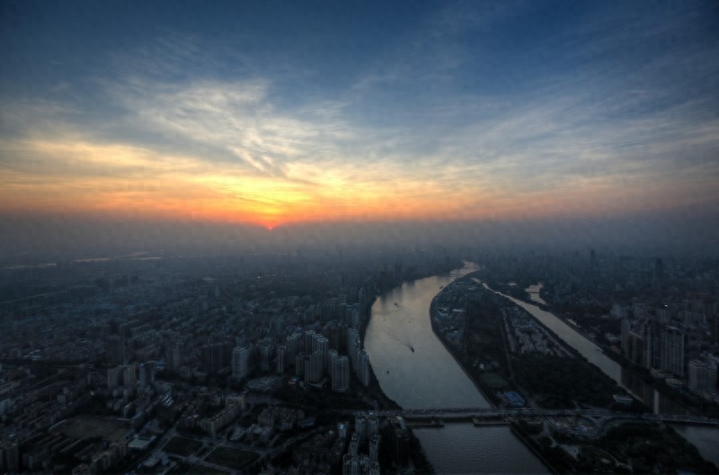 广州塔摩天轮，世界最高摩天轮，由16个