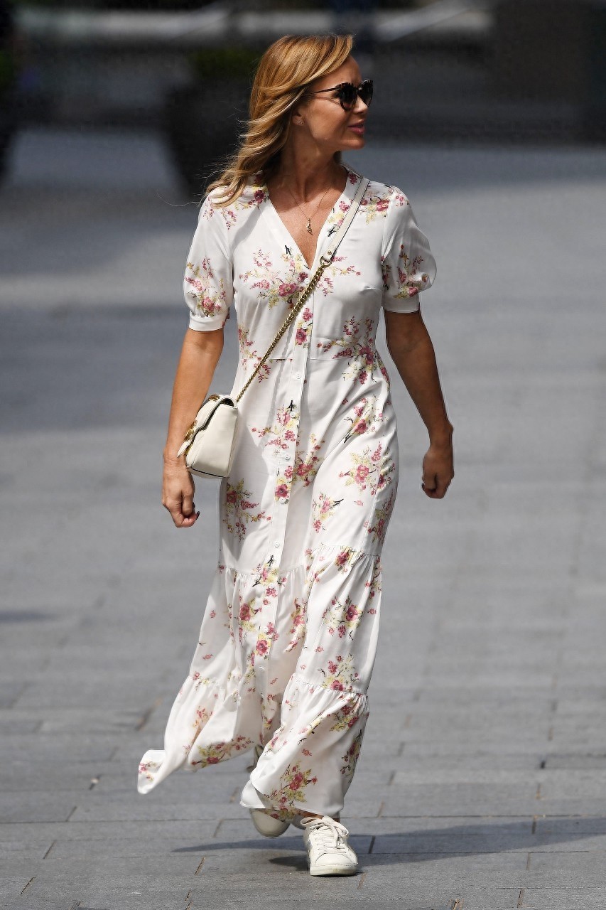 英国达人秀评委阿曼达·霍尔顿（Amanda Holden）街拍