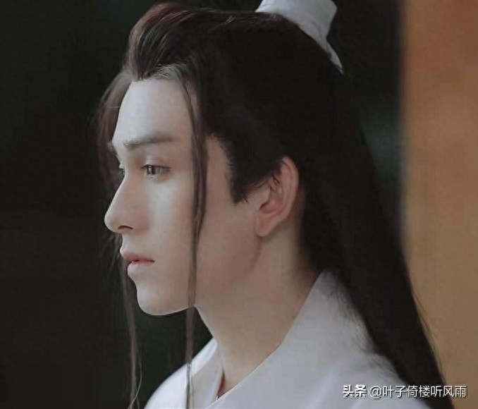 陈情令里的金光瑶扮演者，朱赞锦国风照片玄衣白袍，一如少年模样