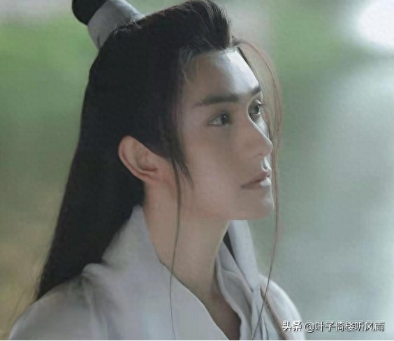 陈情令里的金光瑶扮演者，朱赞锦国风照片玄衣白袍，一如少年模样
