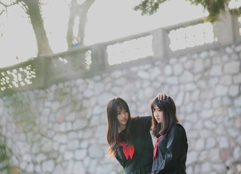 【承认不完美】巨蟹座女和水瓶座女的完美配对宝典