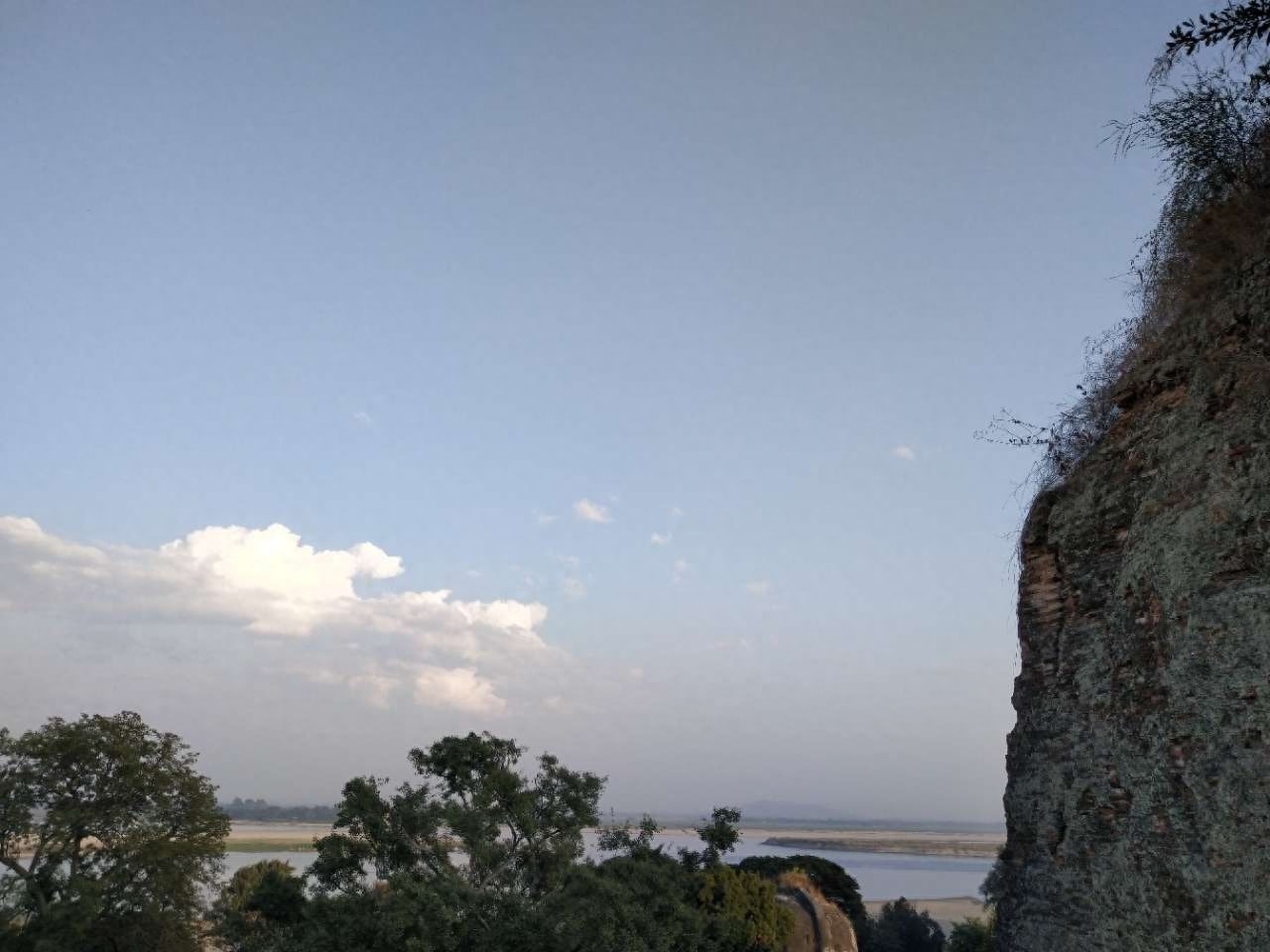 被列为联合国世界文化遗产曼德勒，可看的古迹很多