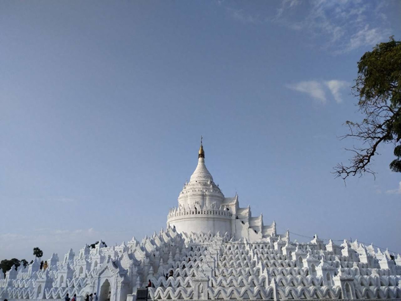 被列为联合国世界文化遗产曼德勒，可看的古迹很多