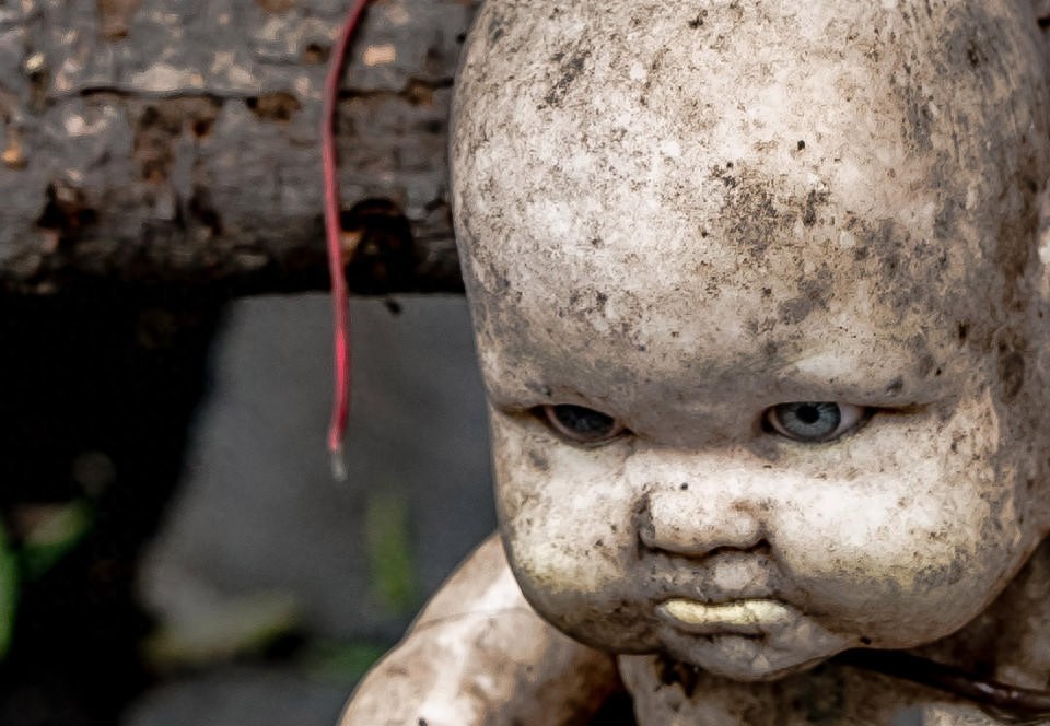 实拍：阴森诡异的鬼娃娃岛