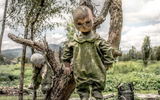 实拍：阴森诡异的鬼娃娃岛