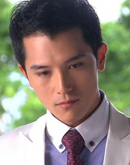 邱泽：演过配角，拿过影帝，却因感情被骂