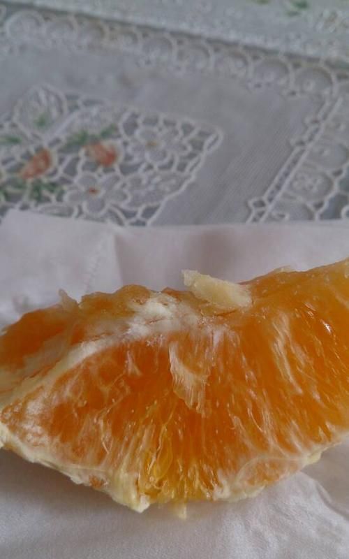 脐橙中间那坨可以吃吗