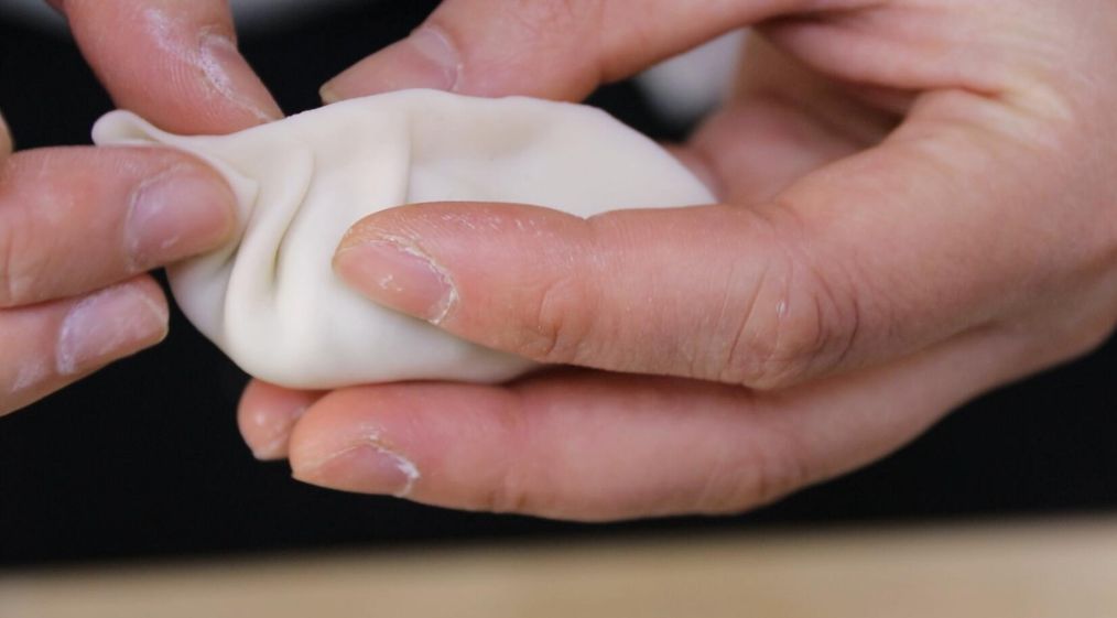 茄子馅饺子的做法（分享给你包饺子的小窍门）