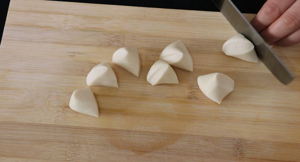 茄子馅饺子的做法（分享给你包饺子的小窍门）