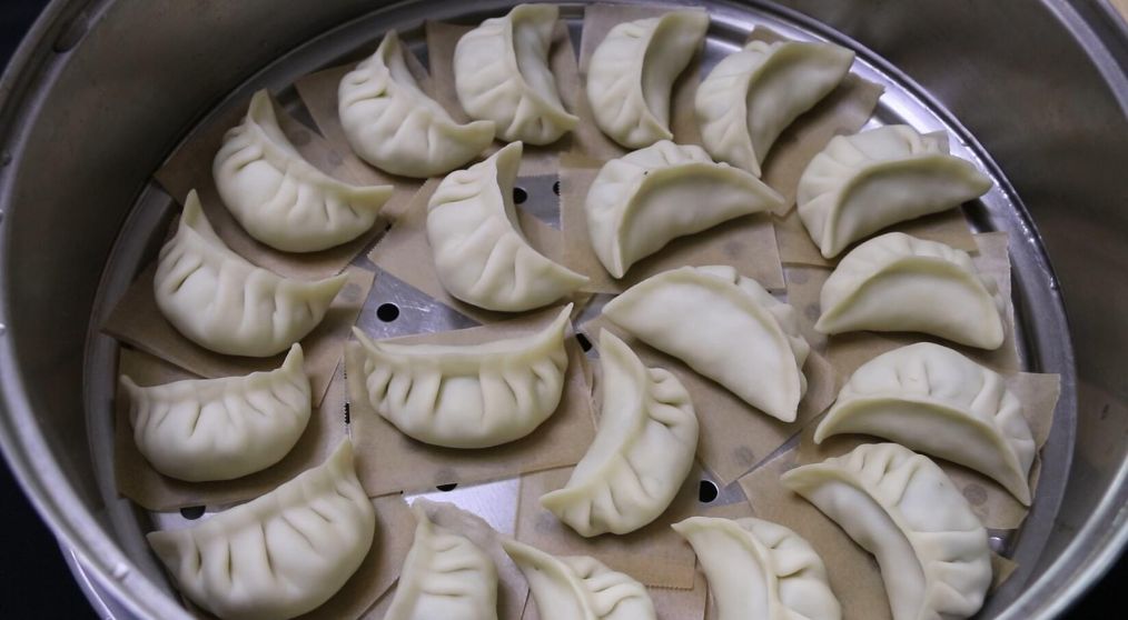 茄子馅饺子的做法（分享给你包饺子的小窍门）
