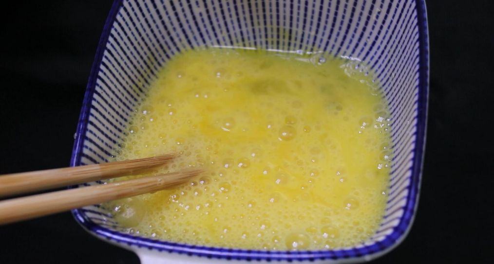 茄子馅饺子的做法（分享给你包饺子的小窍门）