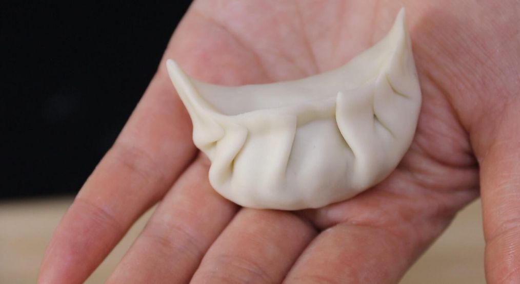 茄子馅饺子的做法（分享给你包饺子的小窍门）