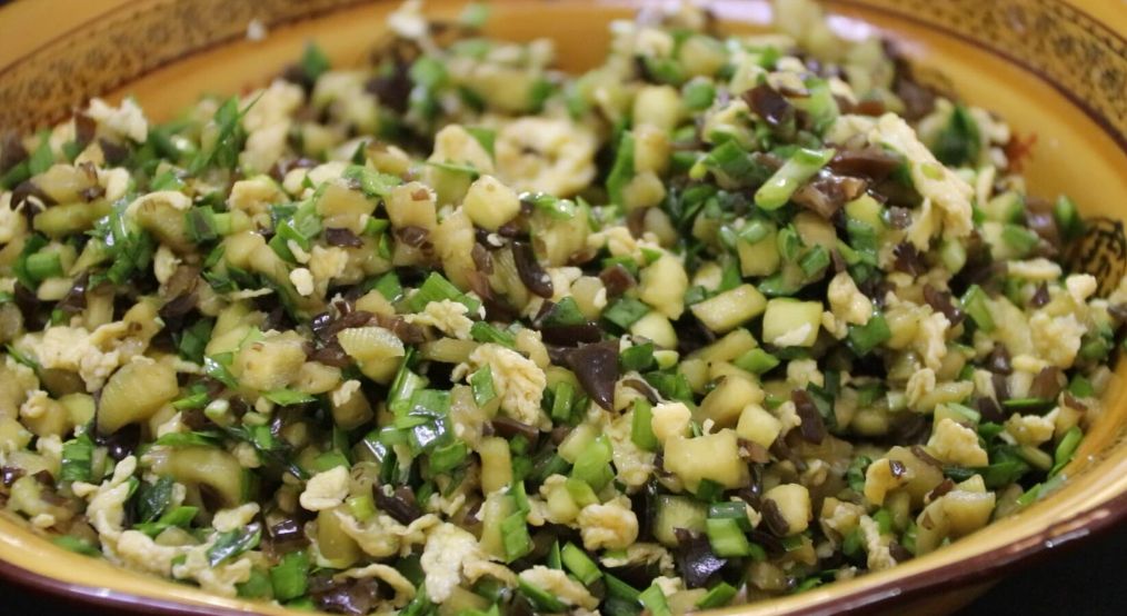 茄子馅饺子的做法（分享给你包饺子的小窍门）